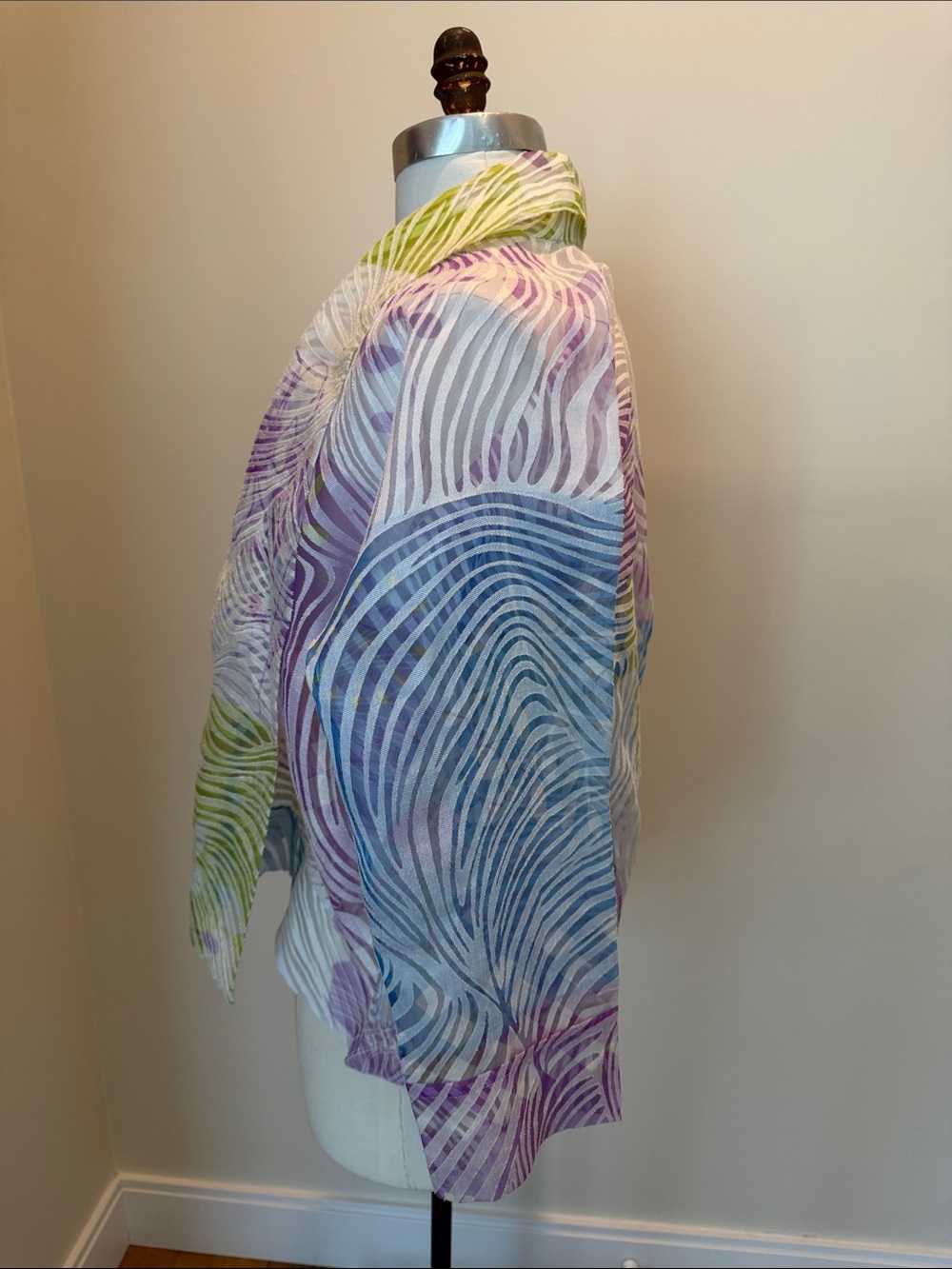 Lightweight Multi-Color Patterned Duster - Picture 2 of 3